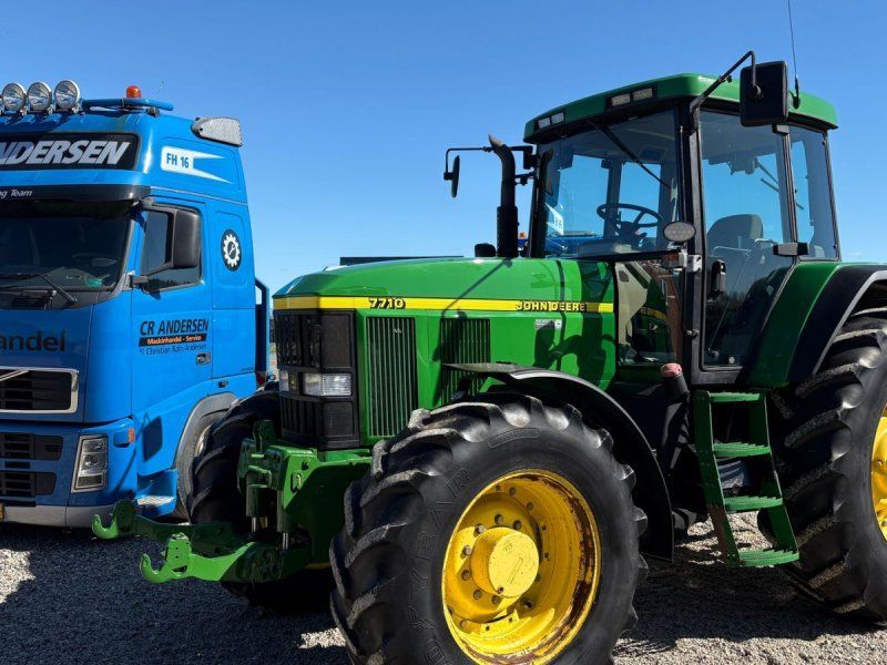 John Deere 7710