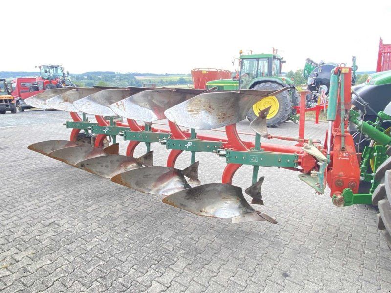 Kverneland F 240 9