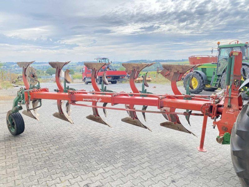Kverneland F 240 9