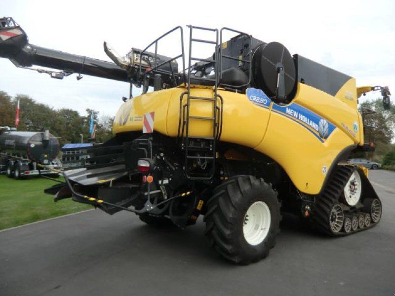 New Holland CR 8.80 STAGE5 RAUPE