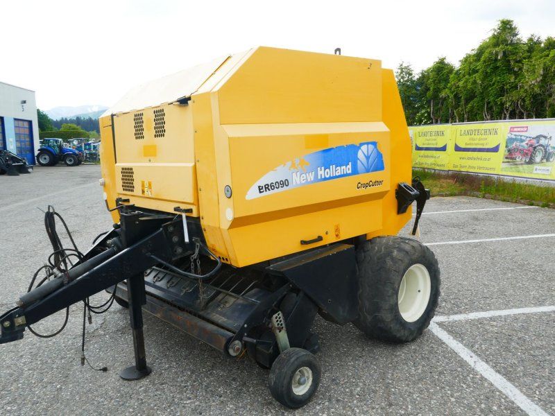New Holland BR 6090