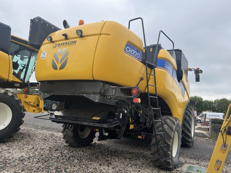 New Holland CH7.70 LATERAL