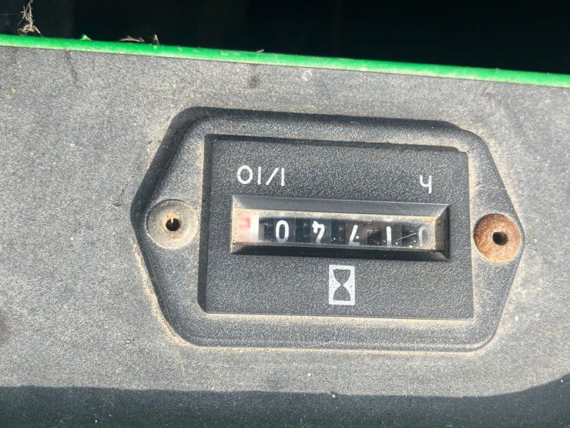 John Deere 3235B 3235B 4 WD servo kun 1740 timer.