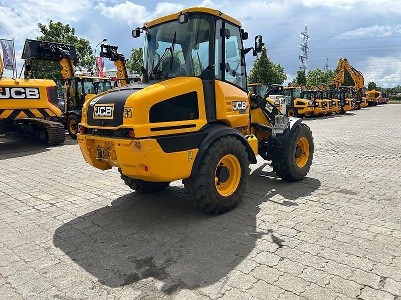 JCB 409