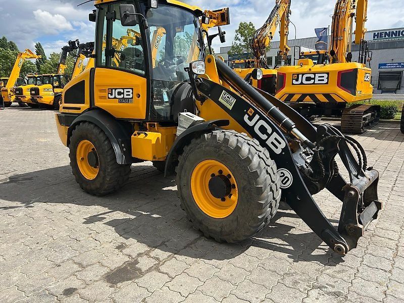 JCB 409