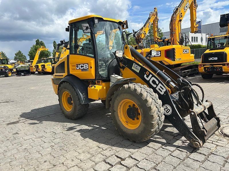 JCB 409