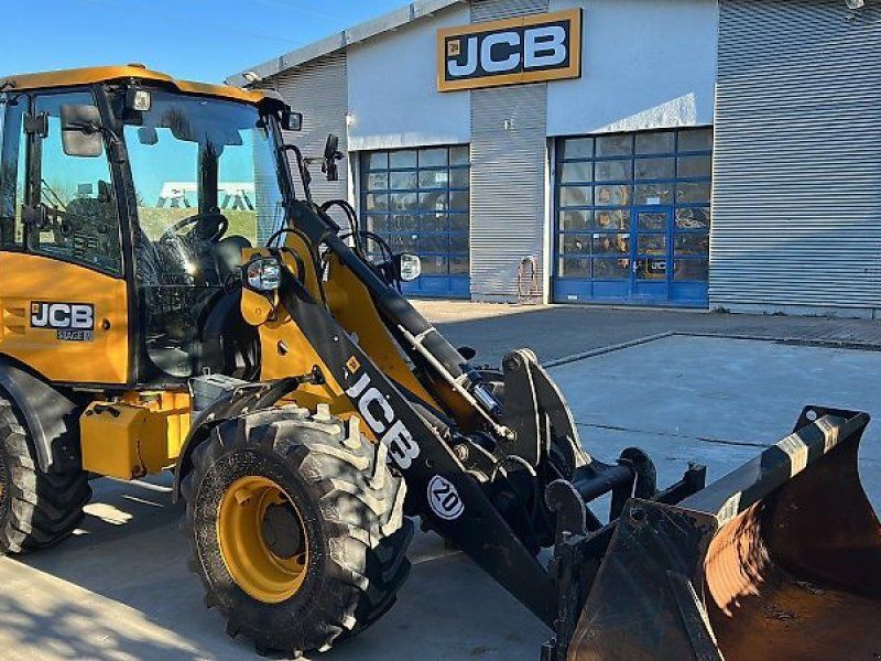 JCB 407