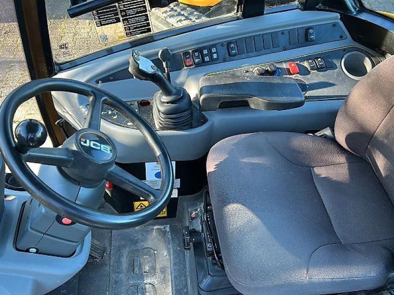 JCB 407
