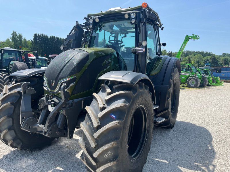 Valtra N 175 D Forst mit Rüfa und Forstkabine