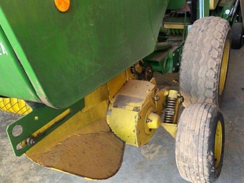 John Deere 570