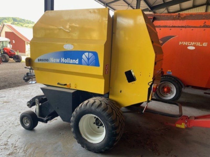 New Holland Br6090