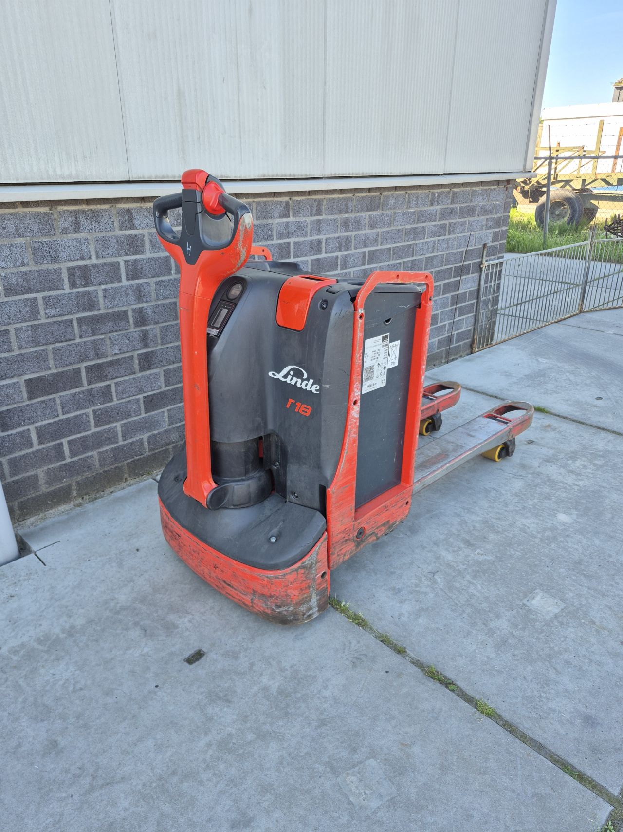 Linde T18 bj 2022 3895 uur accu bj 2024 nieuwe wielen