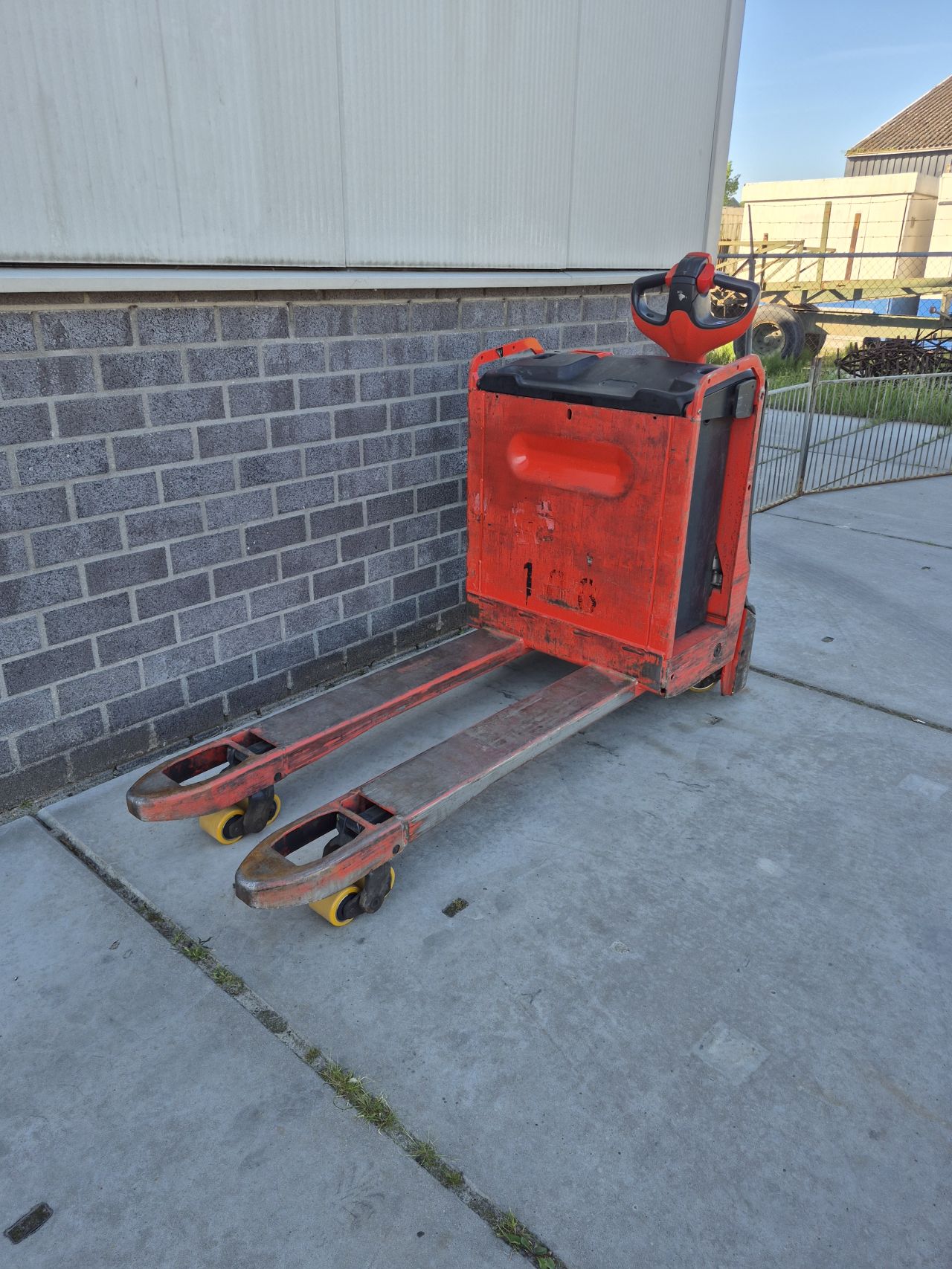 Linde T18 bj 2022 3895 uur accu bj 2024 nieuwe wielen