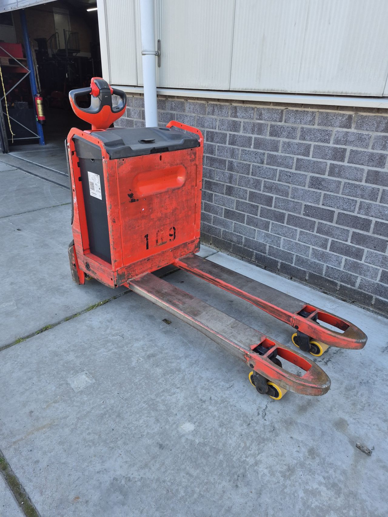 Linde T18 bj 2022 3341 uur accu bj 2025 nieuwe wielen