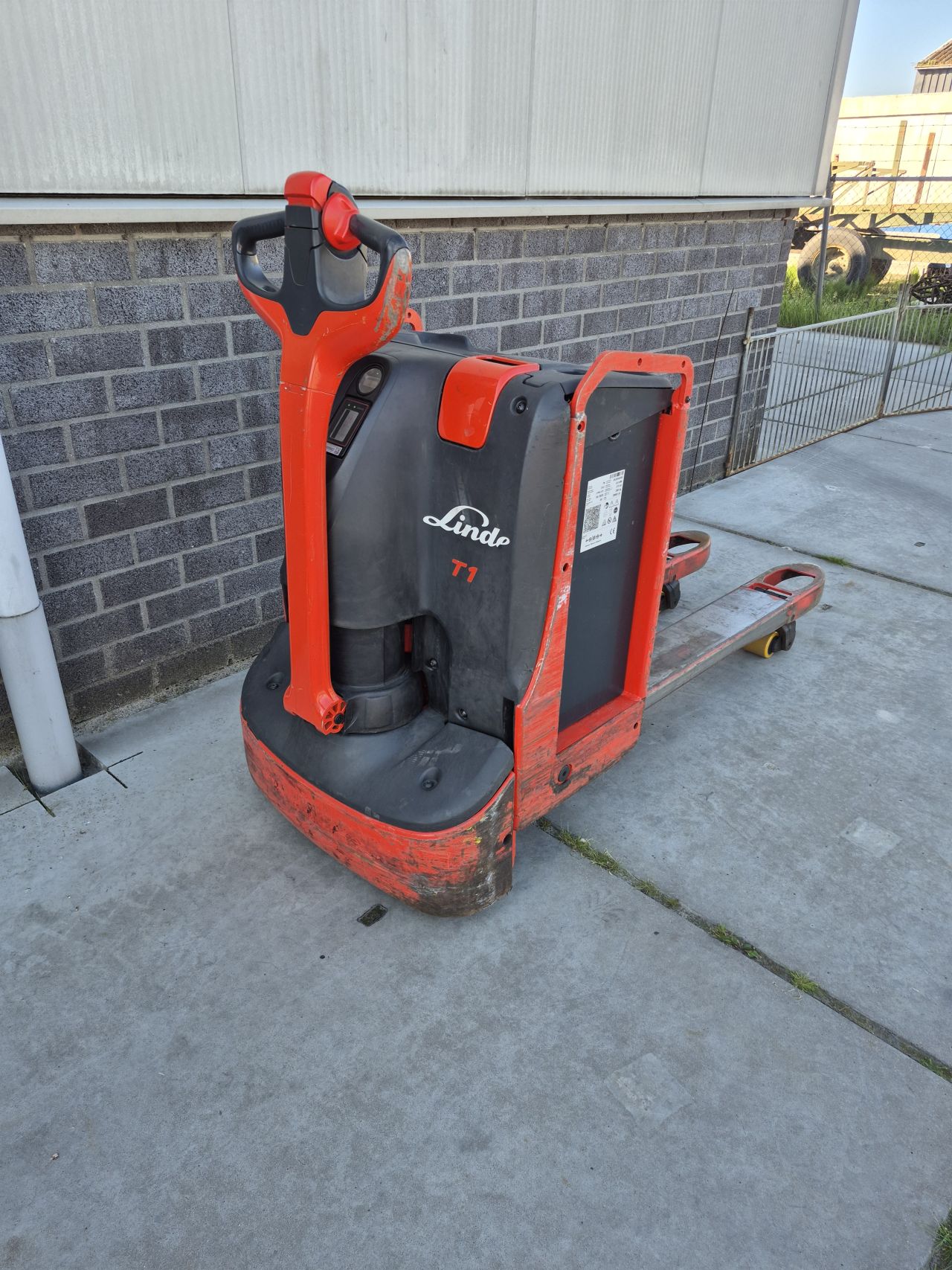 Linde T18 bj 2022 3341 uur accu bj 2025 nieuwe wielen