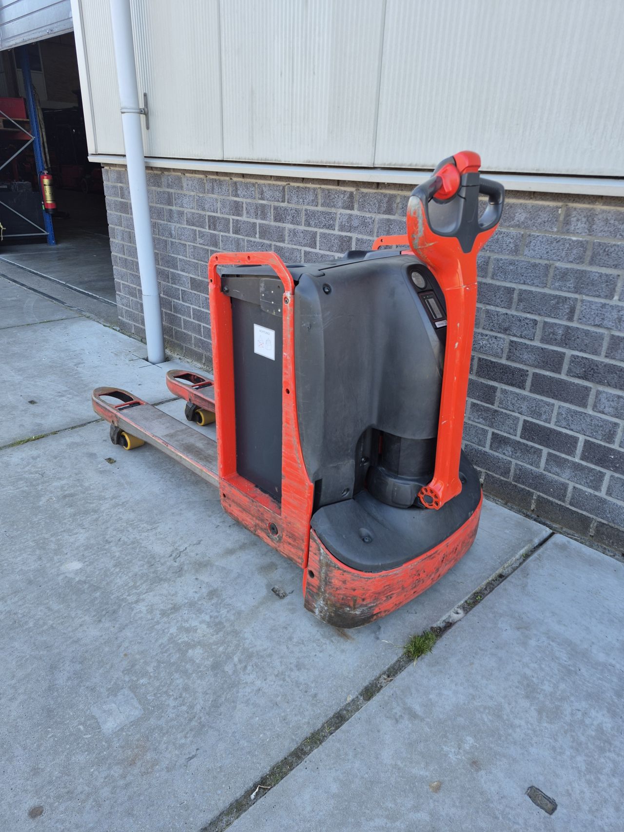 Linde T18 bj 2022 3341 uur accu bj 2025 nieuwe wielen