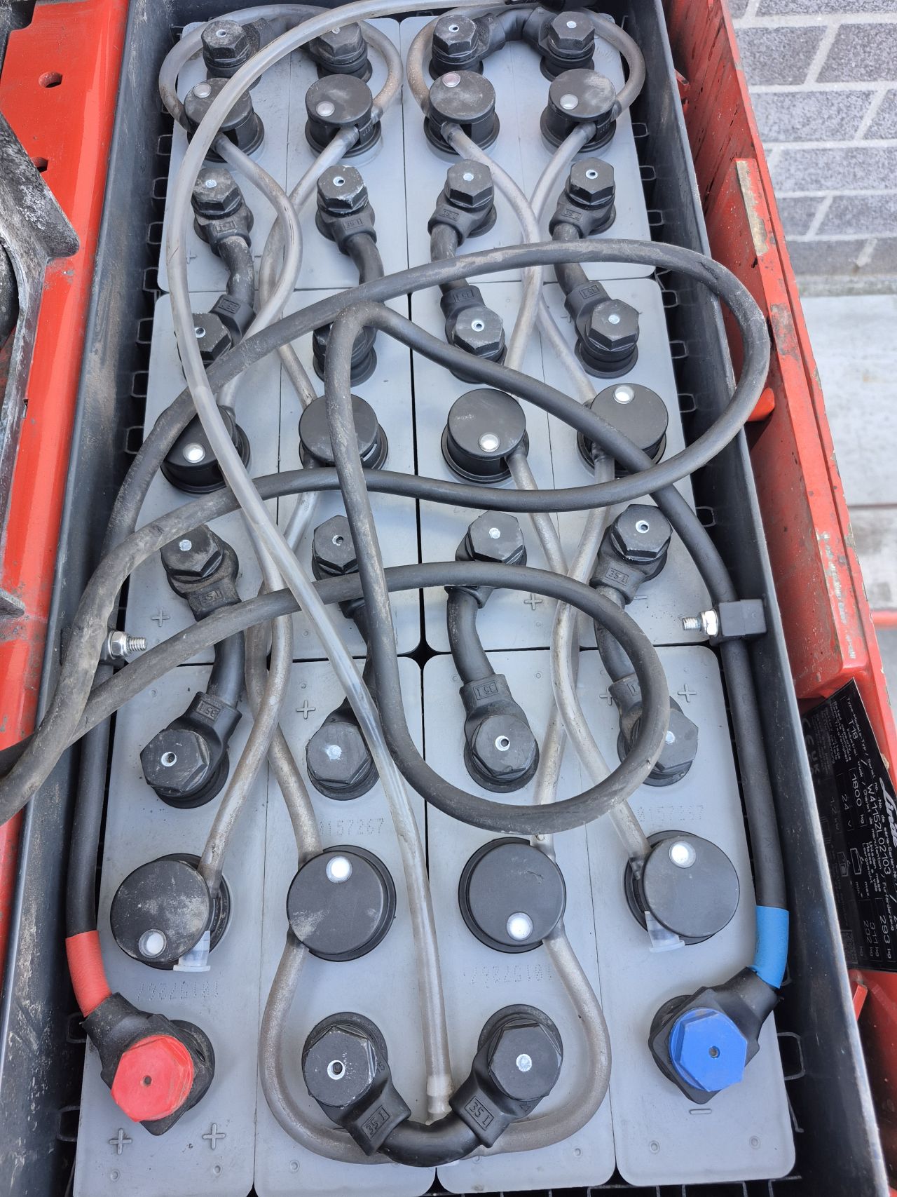 Linde T18 bj 2022 3341 uur accu bj 2025 nieuwe wielen