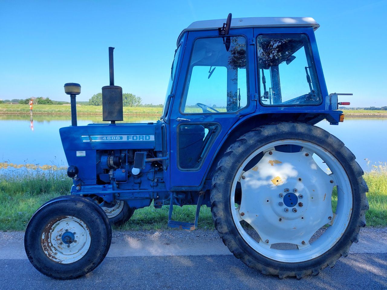Ford 4600 met stuurbekrachtiging