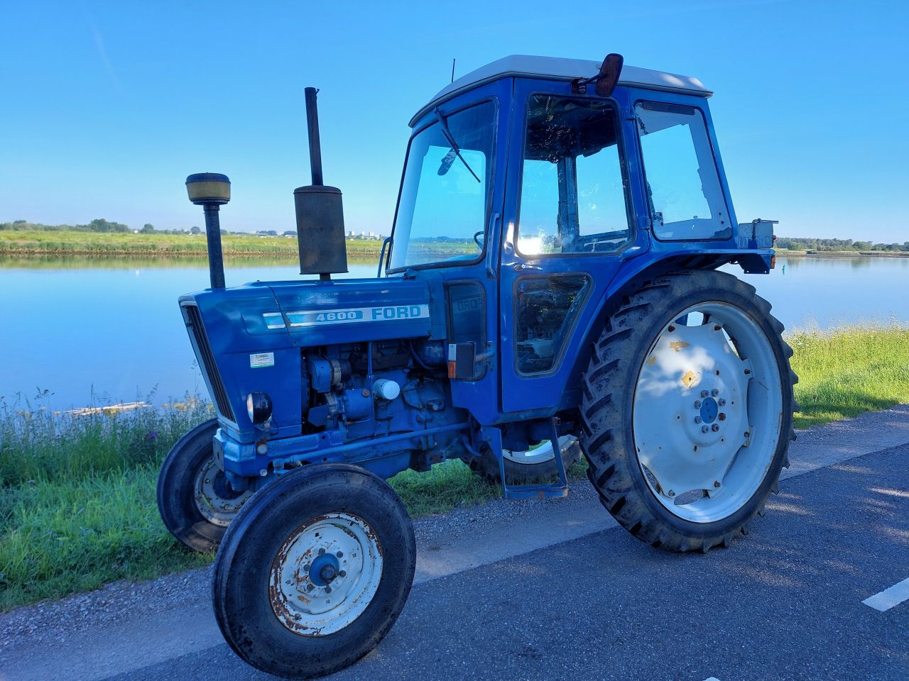 Ford 4600 met stuurbekrachtiging