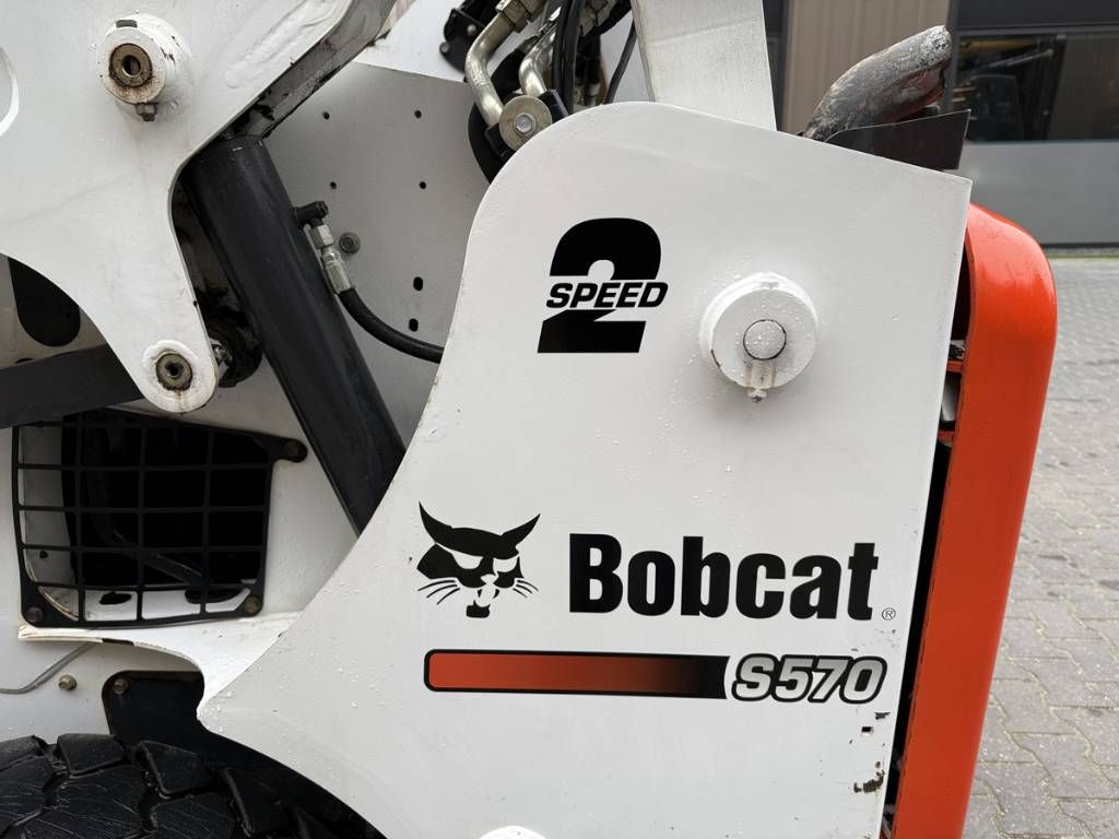 Bobcat S570 skidsteer
