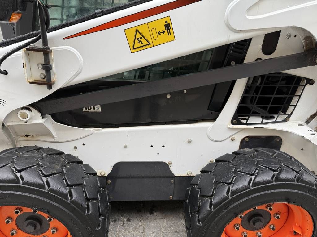 Bobcat S570 skidsteer