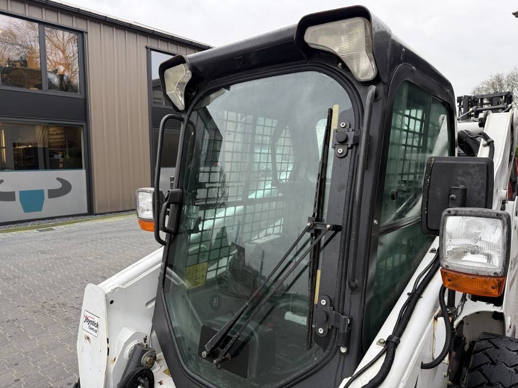Bobcat S570 skidsteer