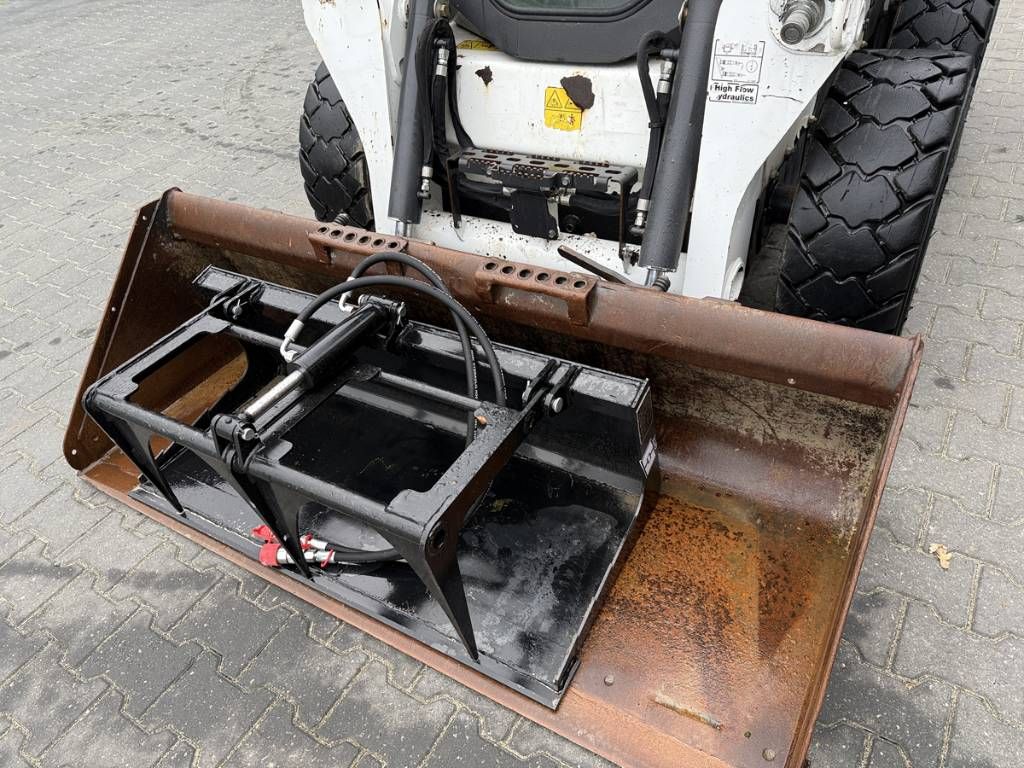 Bobcat S570 skidsteer