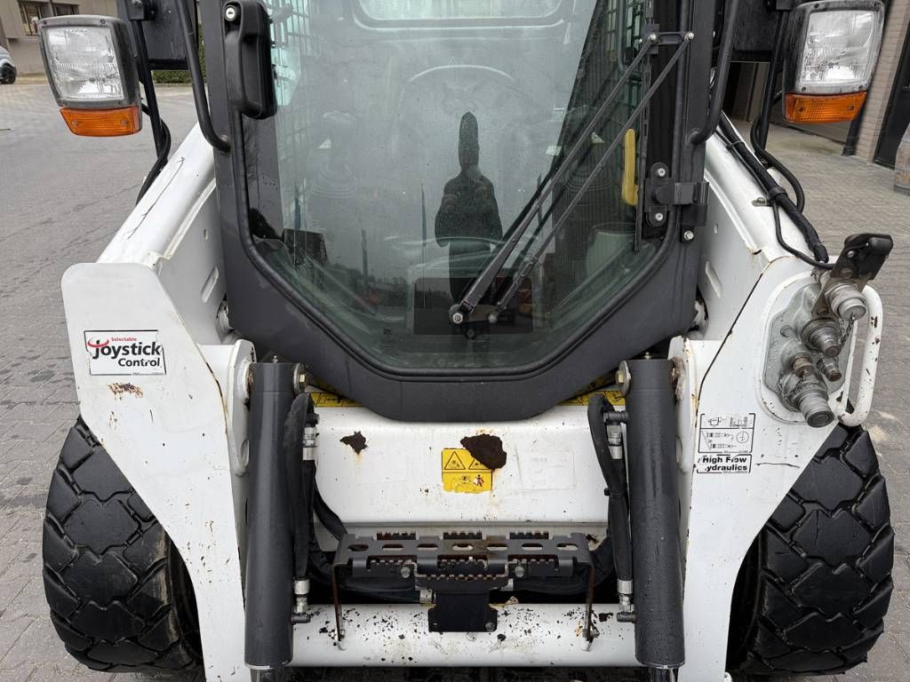 Bobcat S570 skidsteer