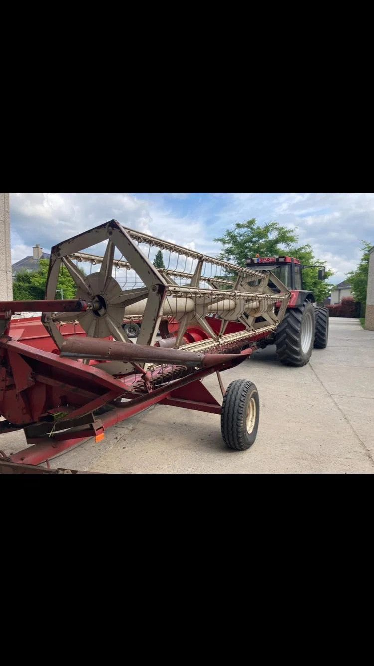 International 953 combine