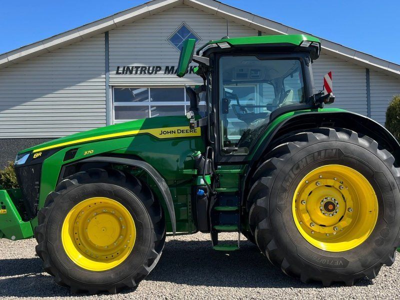 John Deere 8R 370 Command PRO, med den store Michelin UltraFl High Tracti