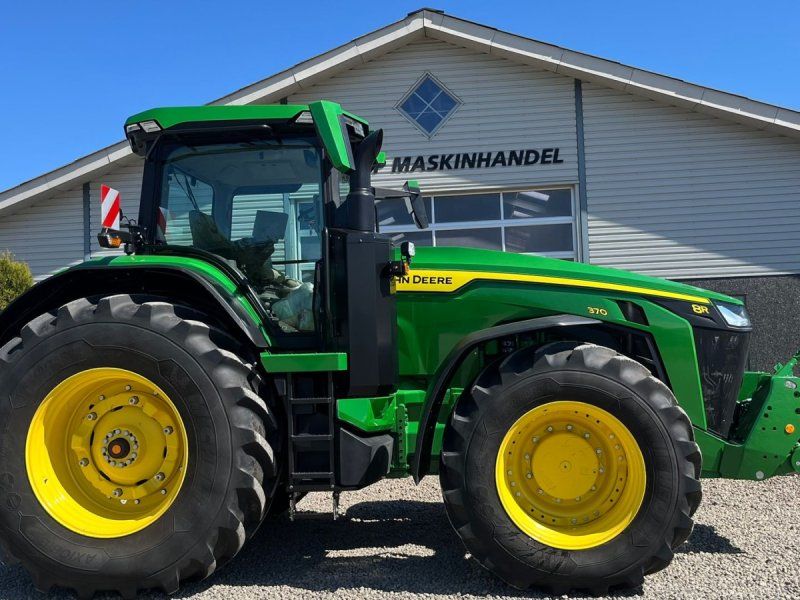John Deere 8R 370 Command PRO, med den store Michelin UltraFl High Tracti