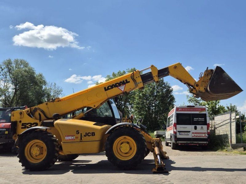 JCB 532-120 (12m 3,2 Ton.) mit Schaufel