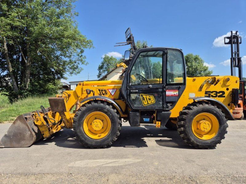 JCB 532-120 (12m 3,2 Ton.) mit Schaufel