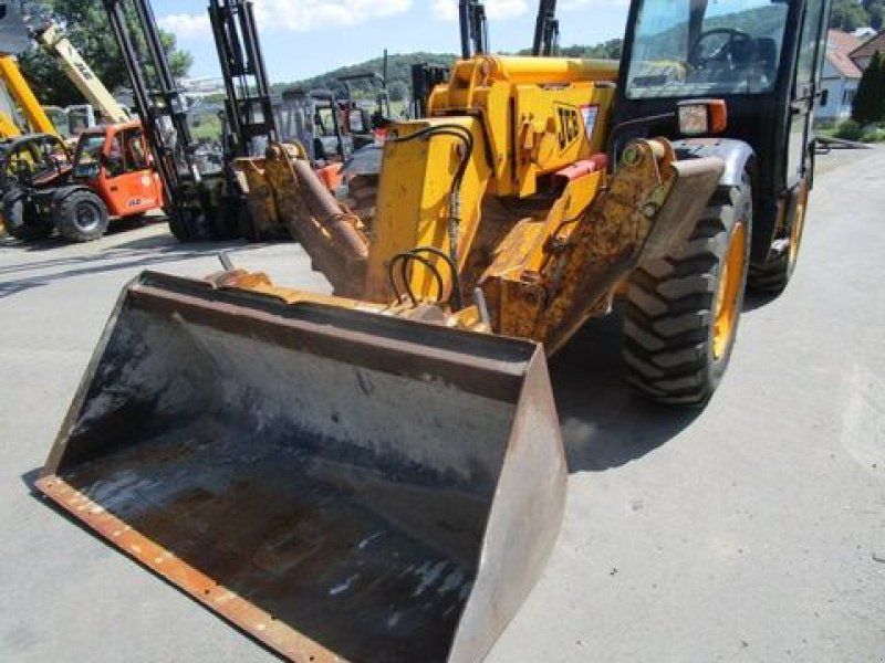 JCB 532-120 (12m 3,2 Ton.) mit Schaufel