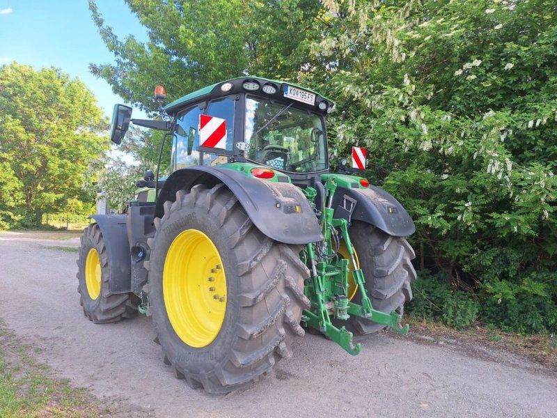 John Deere 6R 195