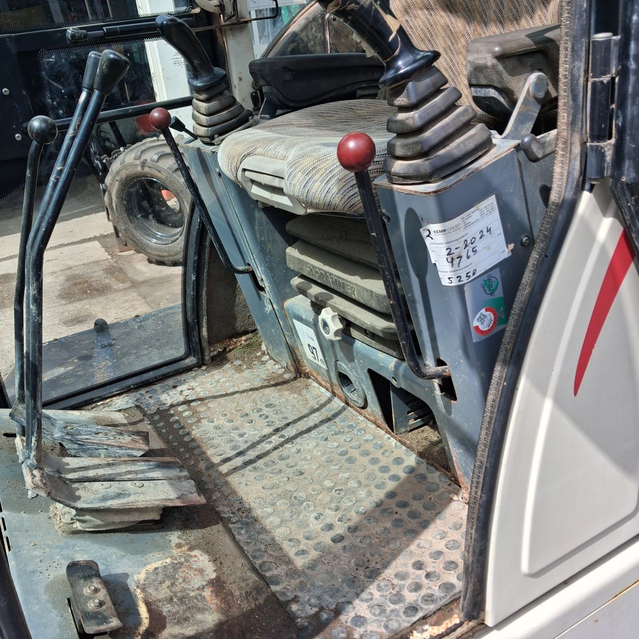 Terex Tc48 Midigraver.