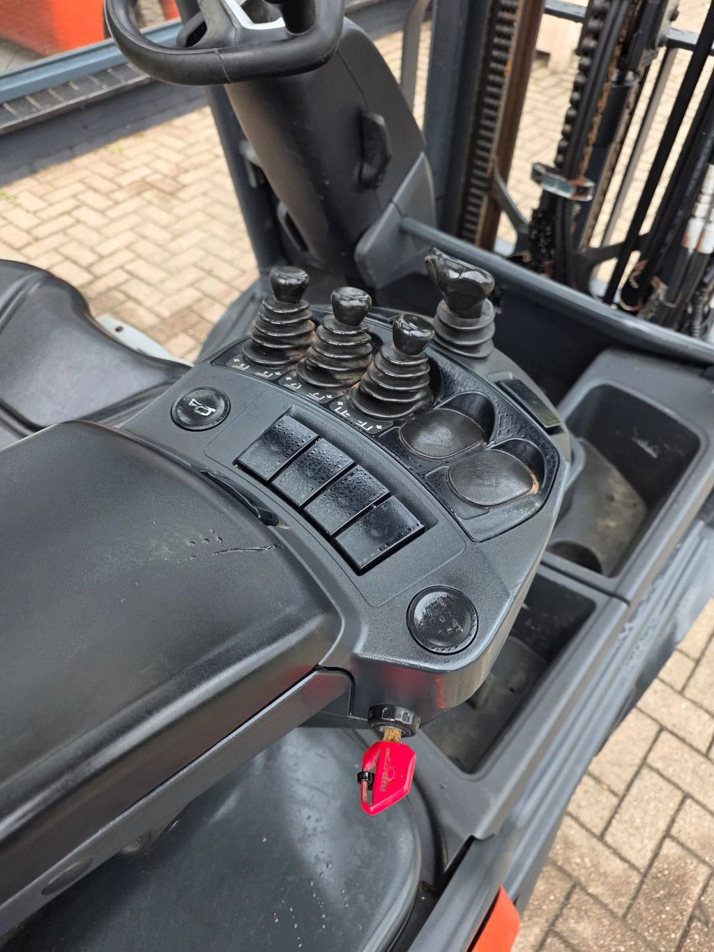 Linde H25 Triplomast diesel heftruck