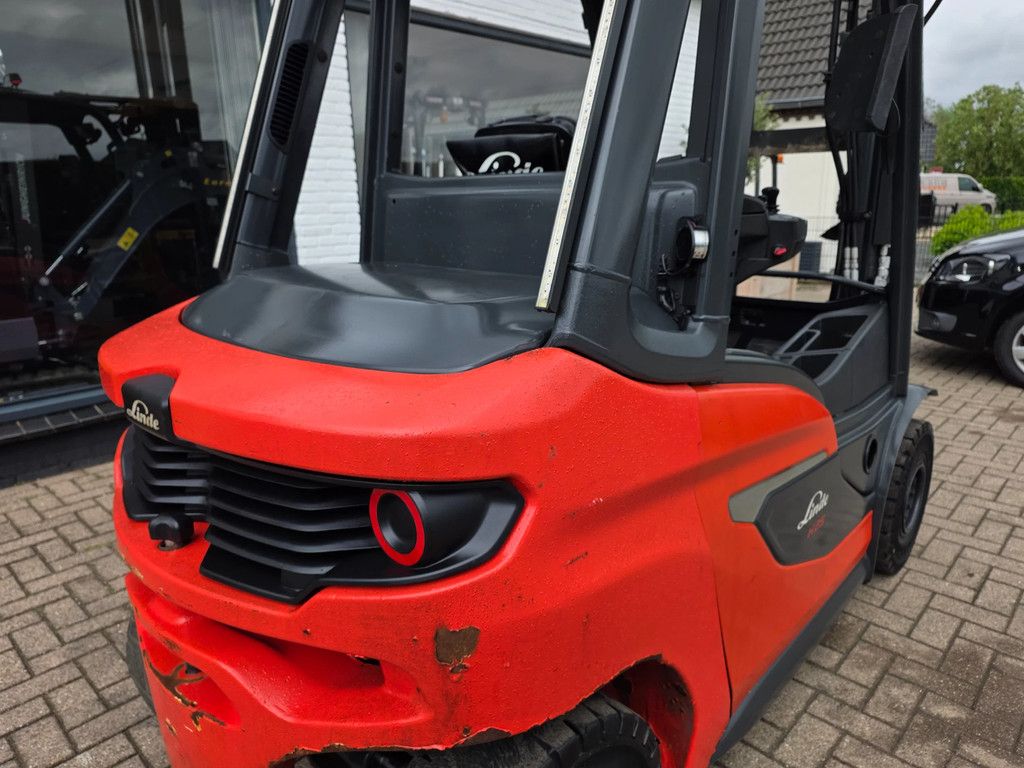 Linde H25 Triplomast diesel heftruck