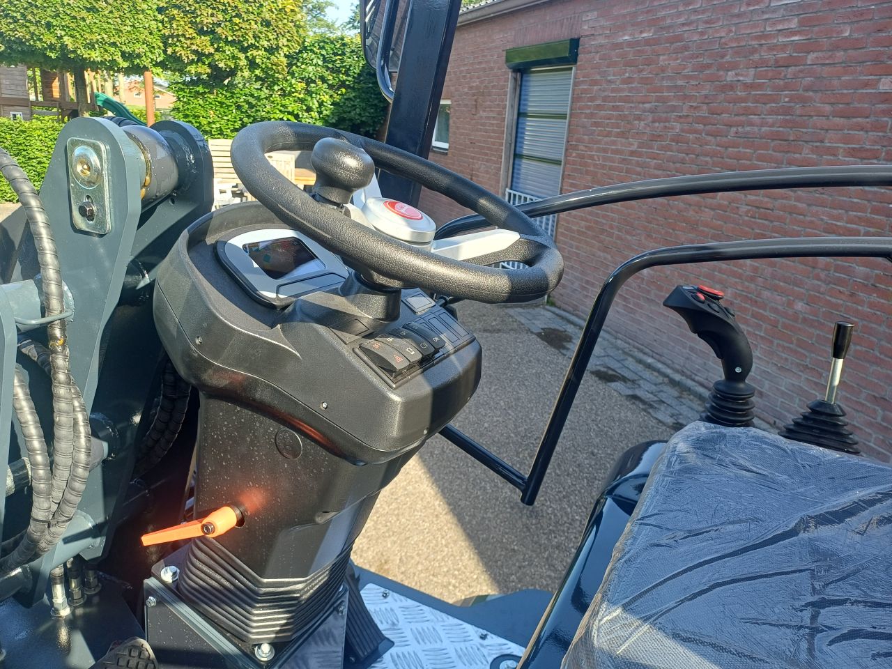 Mini shovel CMH 606 PowerDijk