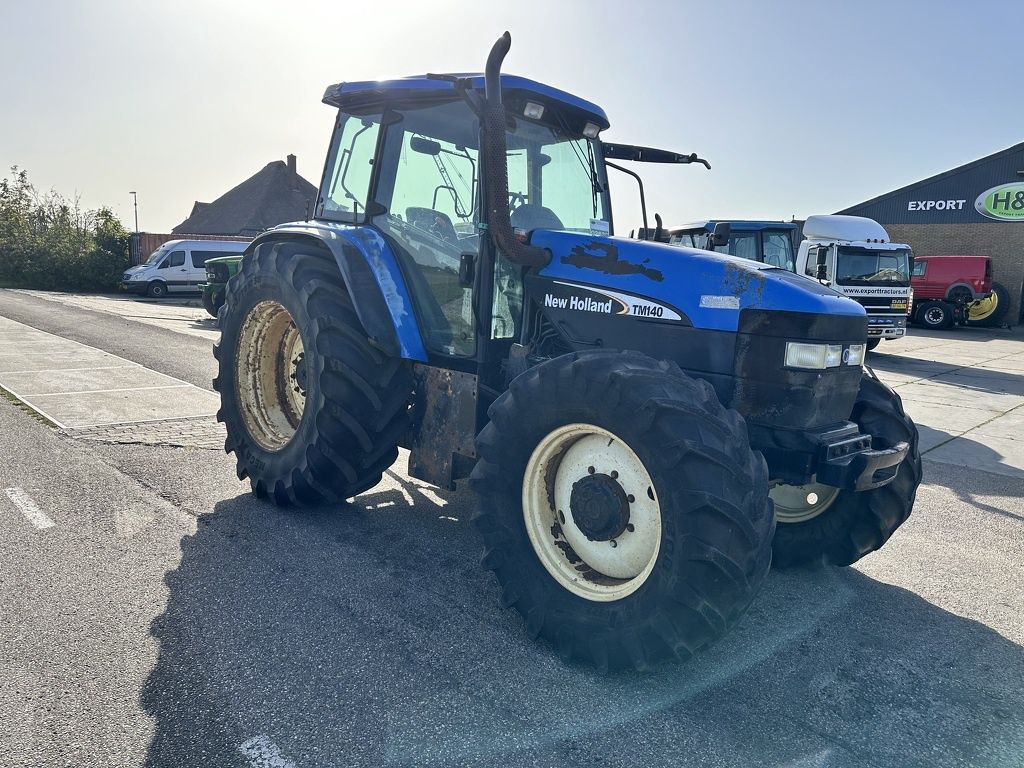 New Holland TM 140