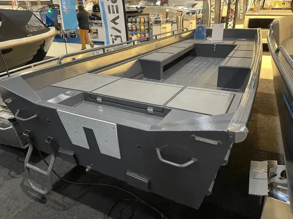 Qwest aluminium boot F452 platbodem