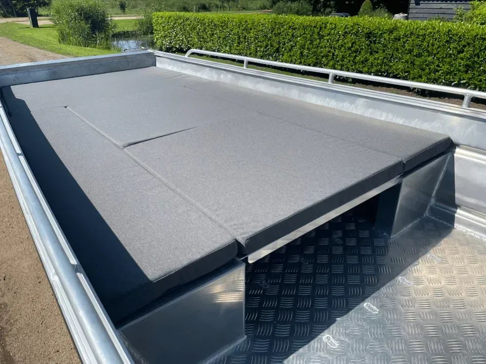 Qwest aluminium boot F452 platbodem