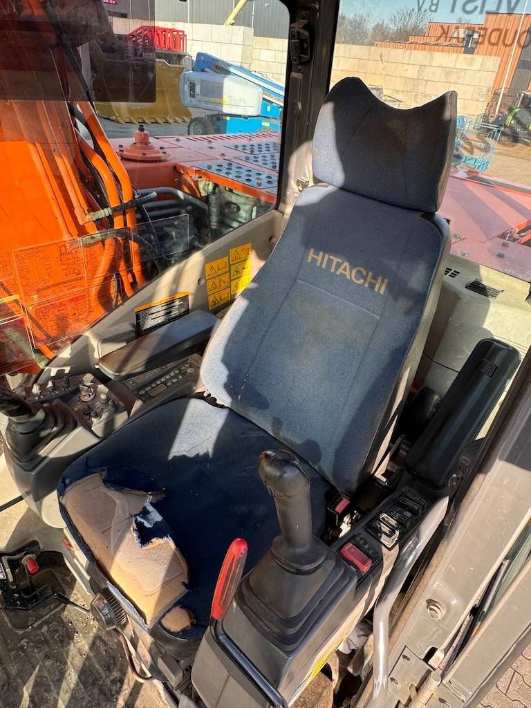 Hitachi ZX 140 W-3