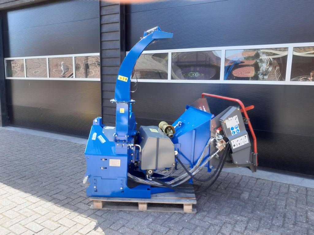 Houtversnipperaar BX 52R met hydro invoer voor minitrekker 10CM