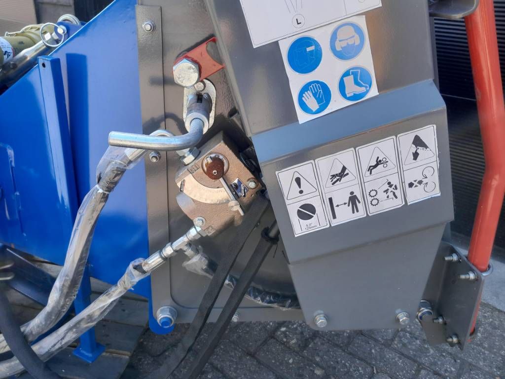 Houtversnipperaar BX 52R met hydro invoer voor minitrekker 10CM