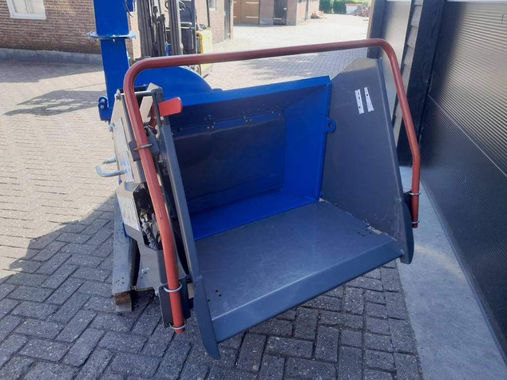 Houtversnipperaar BX 52R met hydro invoer voor minitrekker 10CM