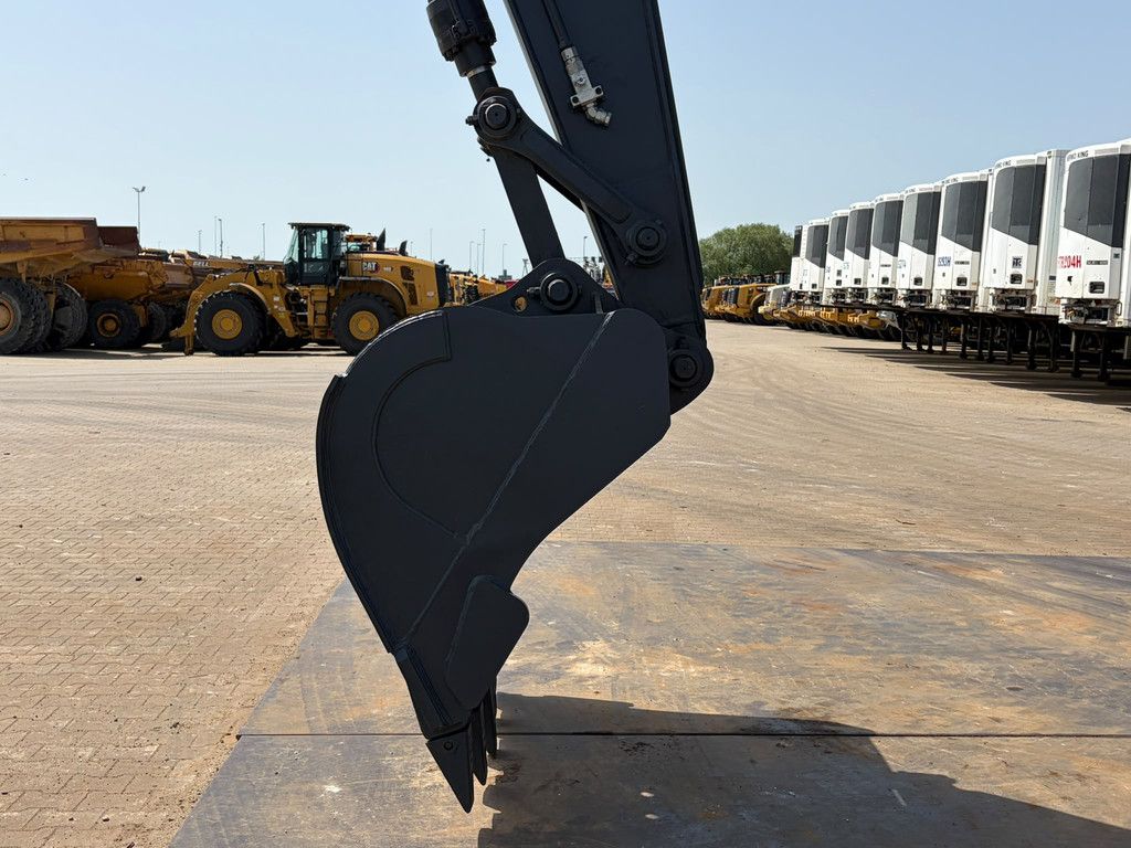 Hyundai R215L