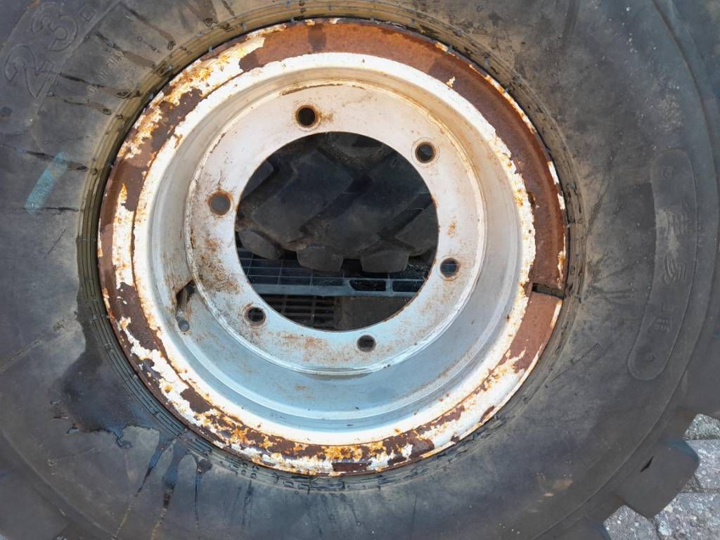 Banden set wielen 23.5/70R16 23.5/70-16