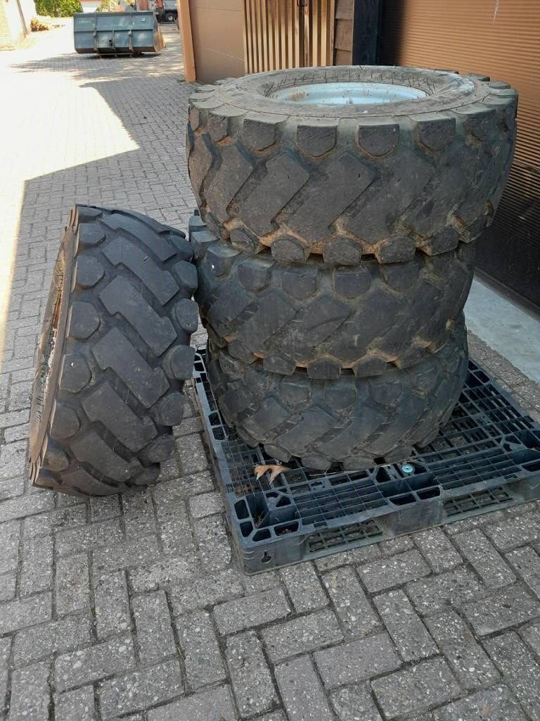 Banden set wielen 23.5/70R16 23.5/70-16