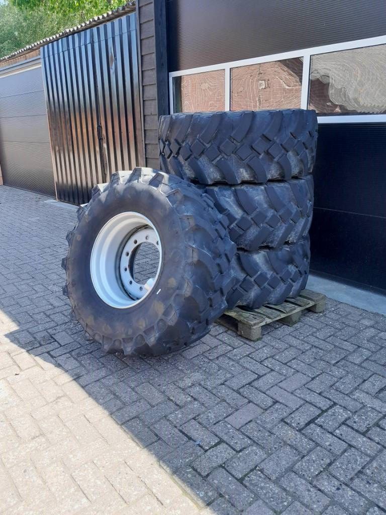 Manitou wielen banden 445/65R22.5 set MRT 2150